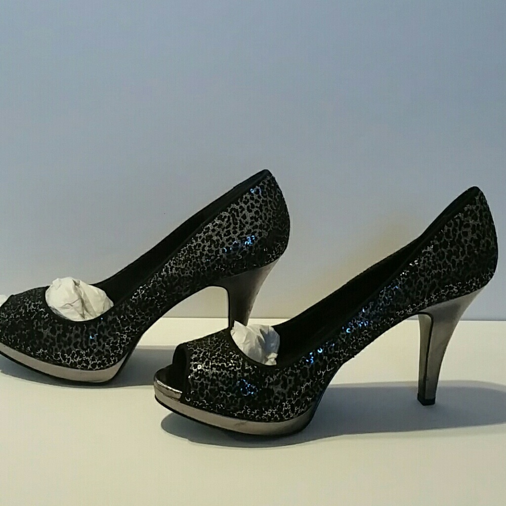 9West Black & Silver Glitter Platform PeepToe Pump